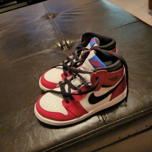 Jordan 1 into the spiderverse sz 10c - Picture 2 of 3